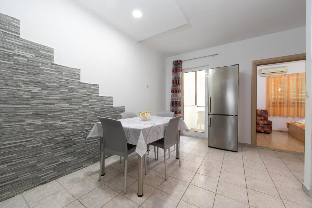 Apartments Maja Tučepi Екстериор снимка